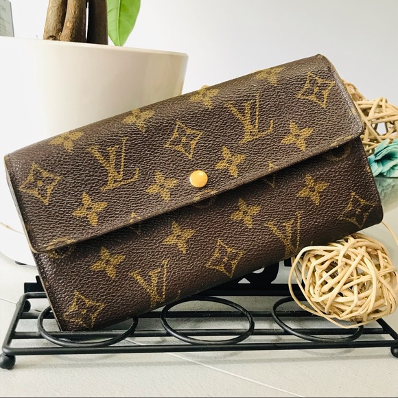 Louis Vuitton Handbags - Louis Vuitton Sarah Monogram Wallet